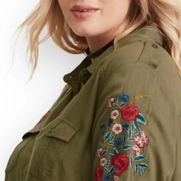 Torrid Green Embroidered Twill Button Shirt - Picture 3 of 11